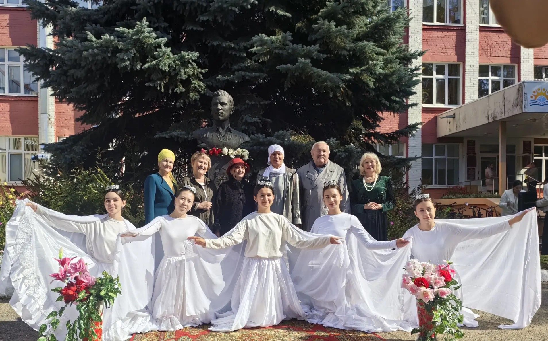 Алиш исемен горур йөртәбез