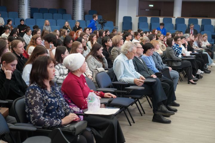 В Казанском федеральном университете обсудили вопросы преподавания языков