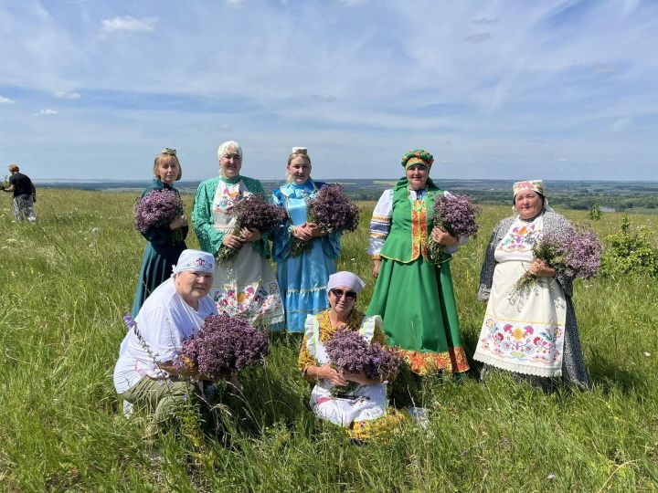 Кайбычта  Мәтрүшкә бәйрәме