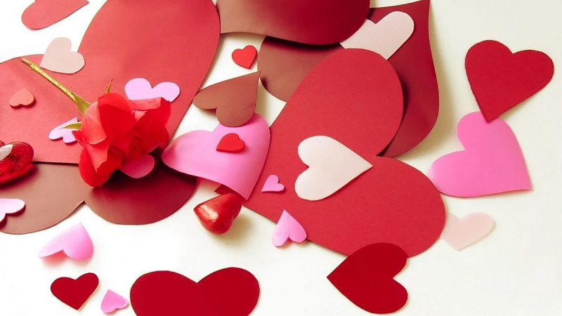 Министра просят запретить День влюбленных в школе