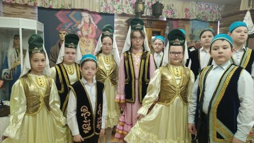 Уфадагы татар гимназиясендә Милли костюм көнен билгеләп үттеләр