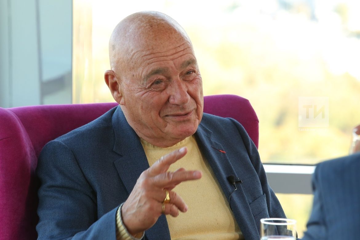 Три мушкетера, три родины Владимира Познера