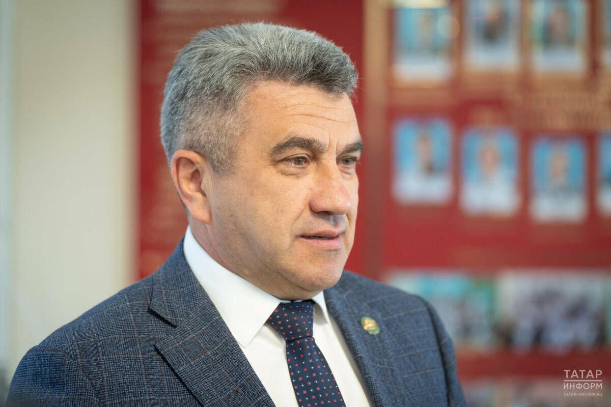 Поздравление министра образования и науки РТ Ильсура Хадиуллина с Днем преподавателя высшей школы