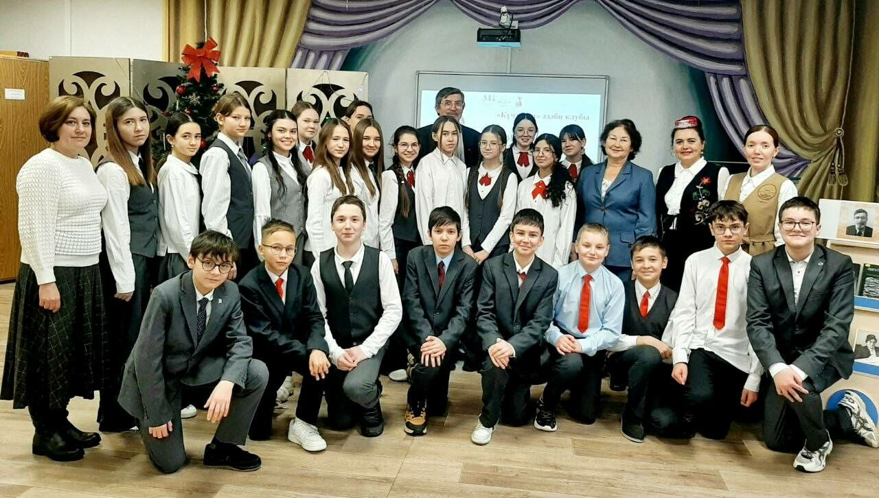 Роберт Миңнуллин исемендәге китапханәдә Фәрит Яхин белән очрашу узды