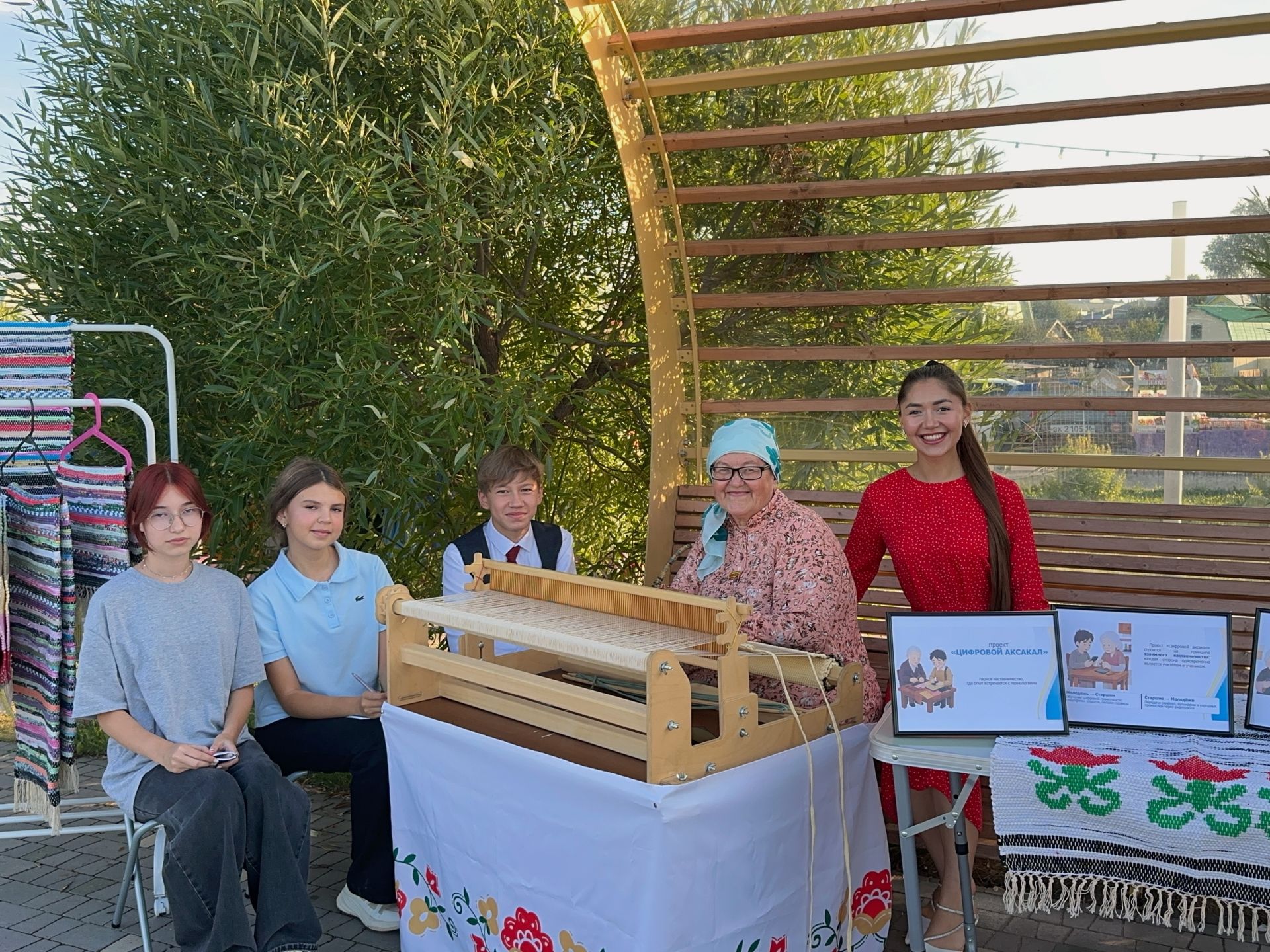 Дина Бурханова удостоена нагрудного знака «Яшь мөгаллим».