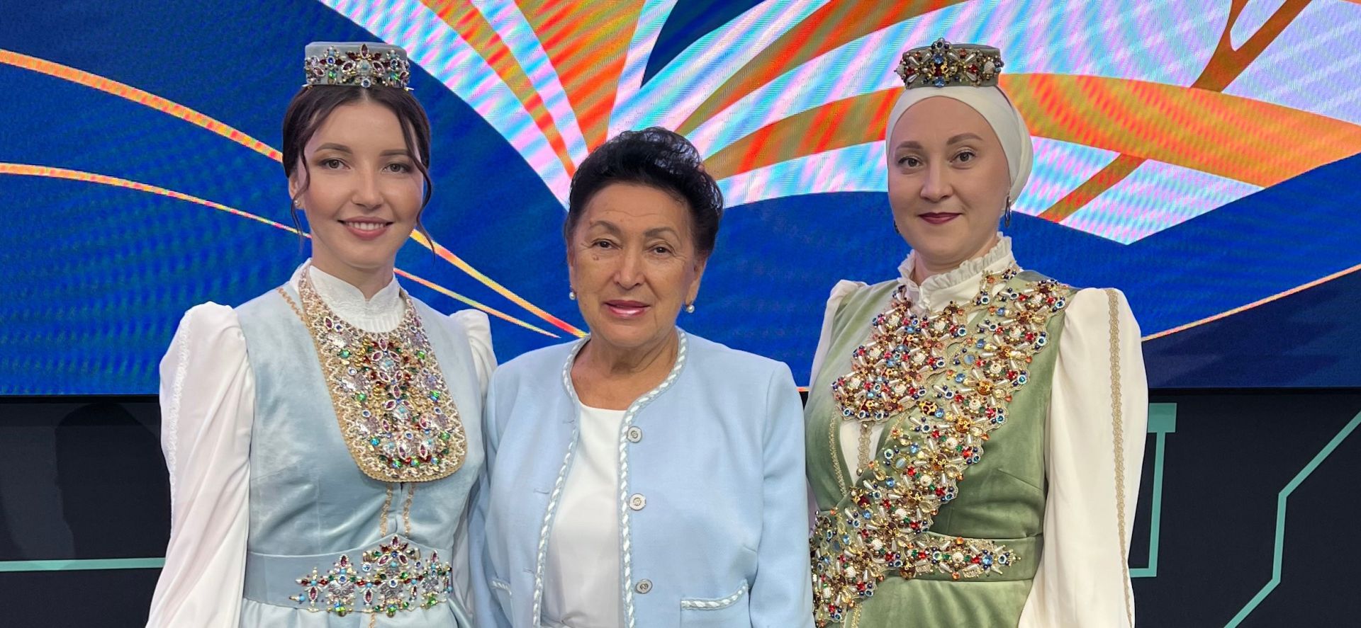 Туган телләрне берләштергән мәйдан