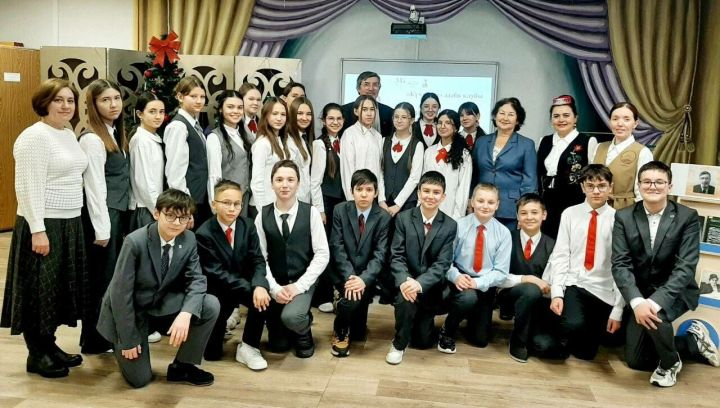 Роберт Миңнуллин исемендәге китапханәдә Фәрит Яхин белән очрашу узды