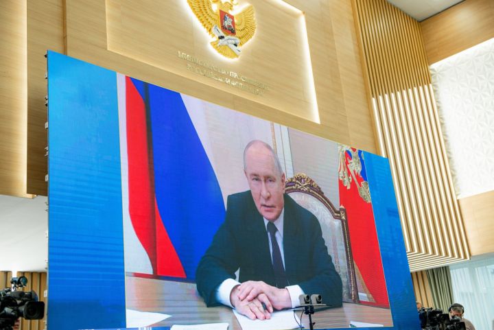 Россия Президенты илнең иң яхшы педагоглары белән очрашты