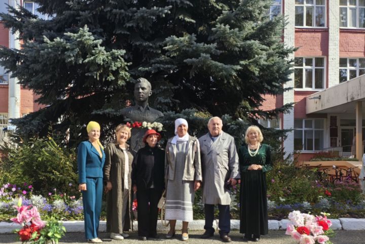 Алиш исемен горур йөртәбез