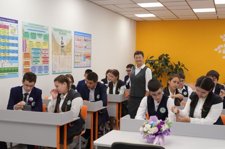 Апас мәктәбеннән фоторепортаж
