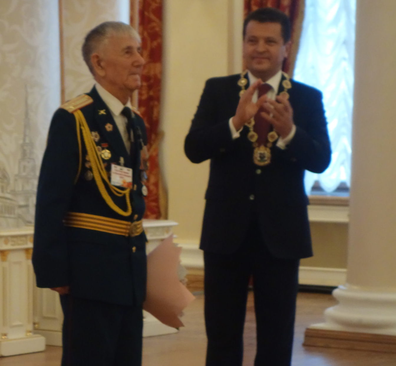94-летний учитель Татарстана награжден медалью