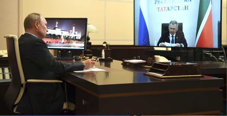 Путин поддержал выдвижение Минниханова на новый срок