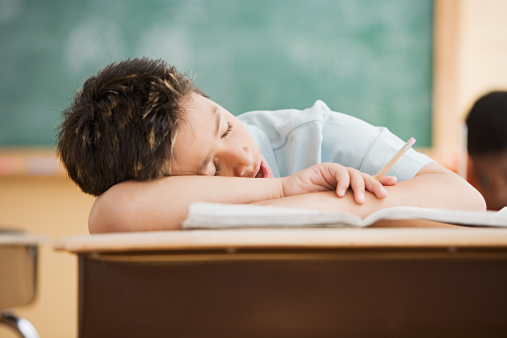 Названы основные причины усталости школьников