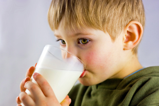 Российские школьники начнут пить молоко?