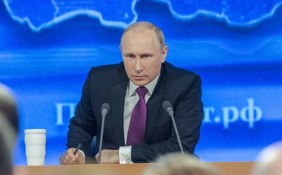 Путин сыйныф җитәкчеләренә түләү турында аерым күрсәтмәләр бирде