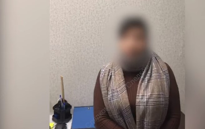 Избившая дочь жительница Казани на видео признала вину и сообщила, что готова к наказанию
