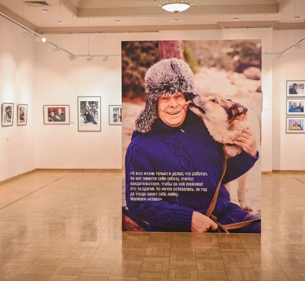 Минниханов пригласил татарстанцев посетить выставку к 85-летию Шаймиева