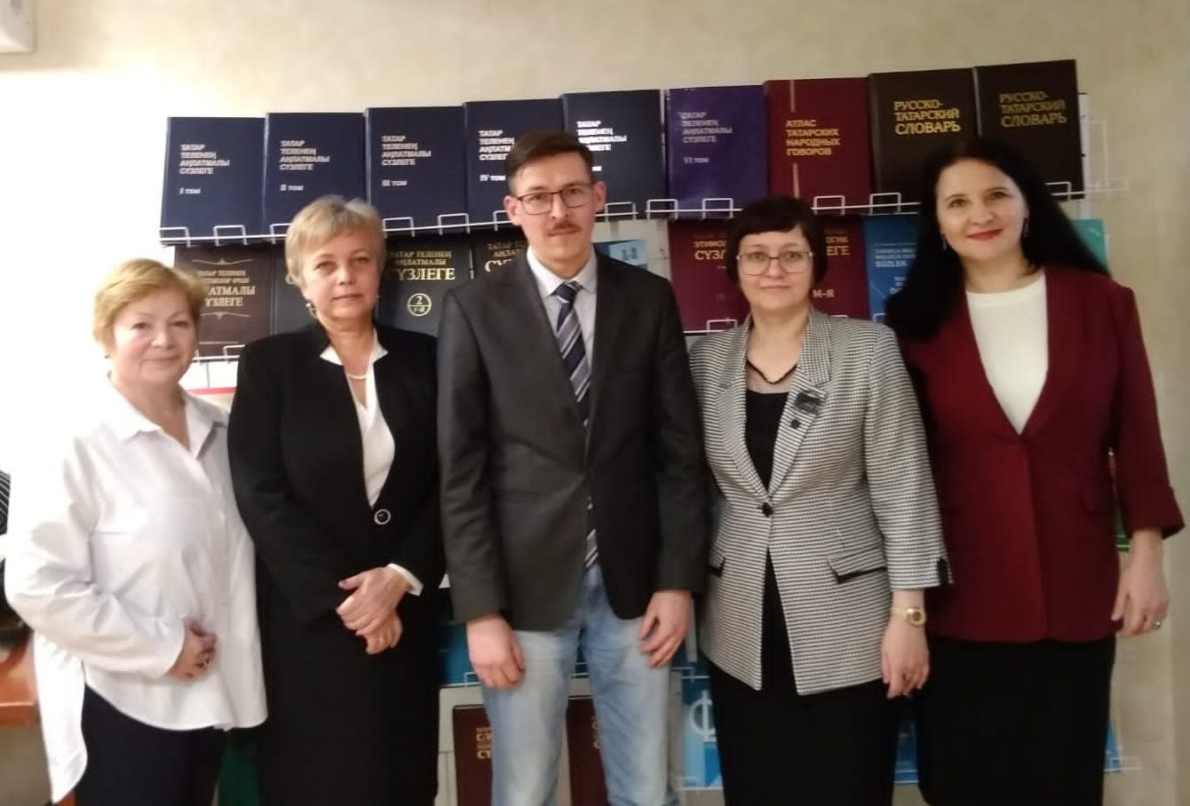 Орфографик сүзлек кирәк (видео)