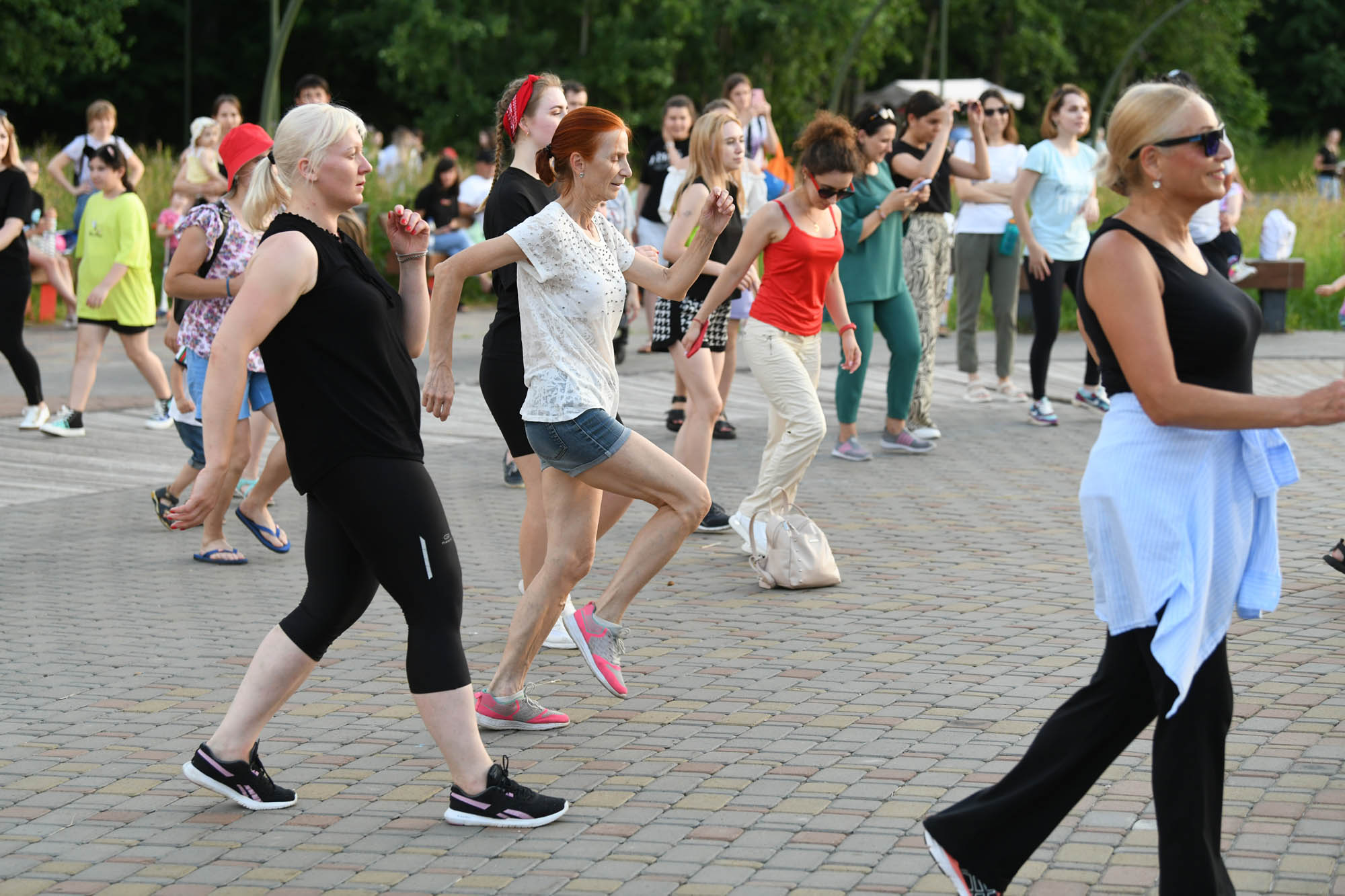 Гульназ Сафарова обучила казанцев движениям аэробики