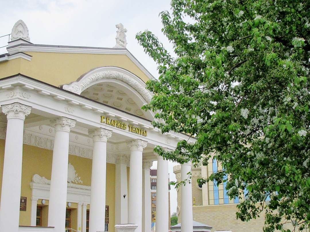 Кариев театры инсценировка язарга өйрәнү мәктәбенә чакыра