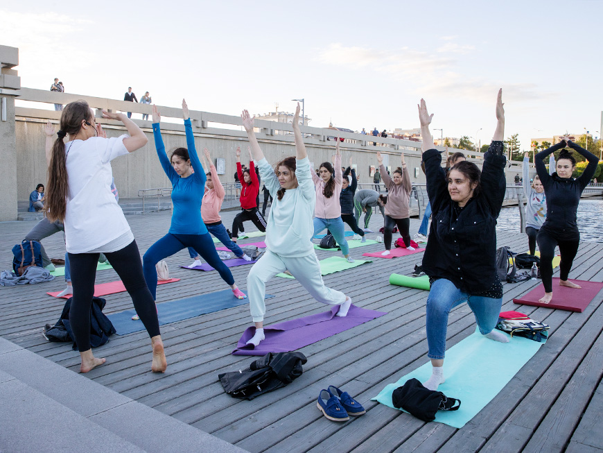 Казан паркларында спорт: йога, йөгерү һәм скандинавия йөреше
