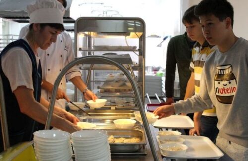 Школы РТ готовы обеспечить начальным классам бесплатное питание