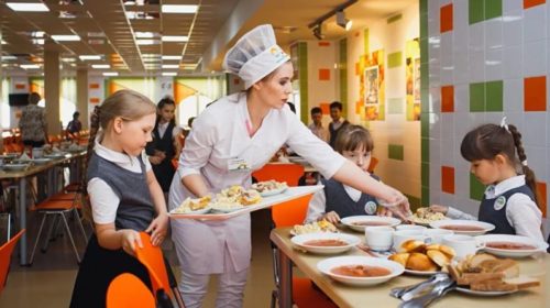 208 тыс. школьников будут питаться бесплатно