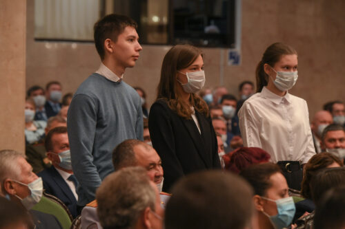 Минниханов чествовал восьмерых школьников