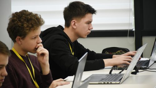 Школьники из Татарстана стали победителями Международного турнира по информатике