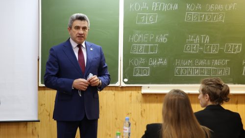 Глава Минобрнауки РТ об итоговом сочинении в школах: 99% ребят смогут получить зачет