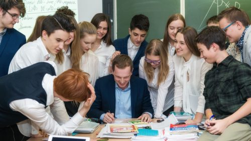 Высшая лига: «Учителя года» открывают школу для педагогов России