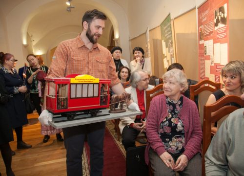 Подари музею частицу истории!