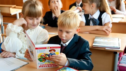 Как будут учиться школьники и студенты колледжей накануне праздника 8 Марта?