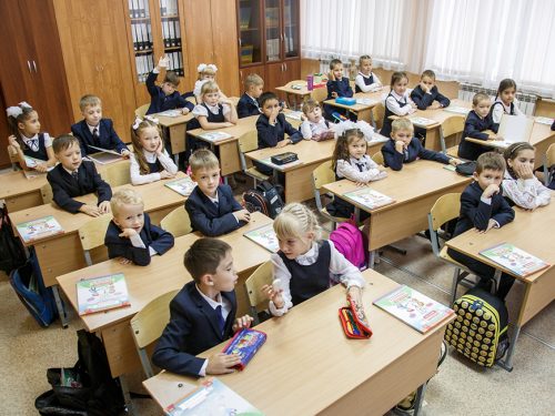 Первоклассники 2022: зачислено около 18 тысяч детей