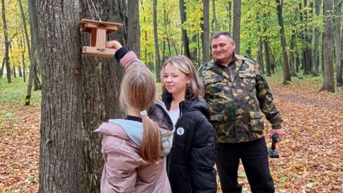 Школьники Нижнекамска открыли столовую для белок